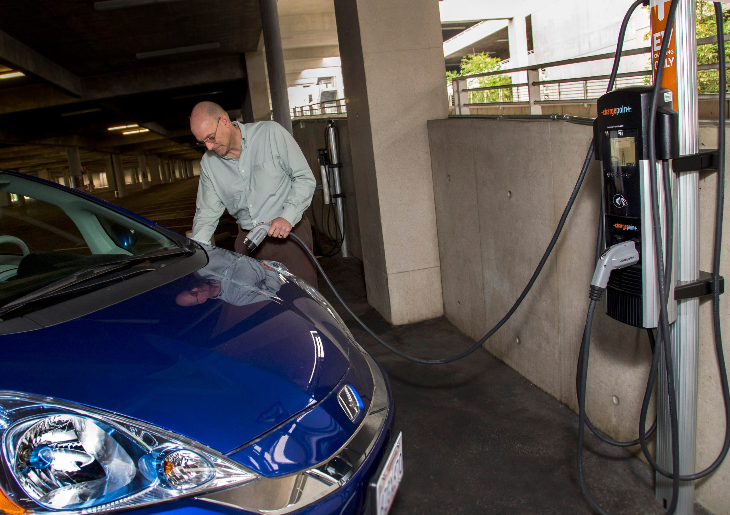 Electric Vehicle Charging Stations Now Available at Disneyland Resort blog header