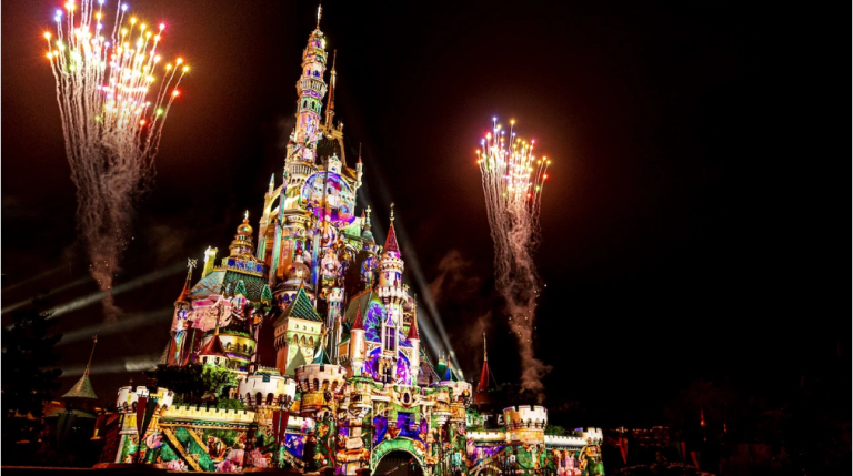 Momentous Fireworks at Hong Kong Disneyland Featured Image
