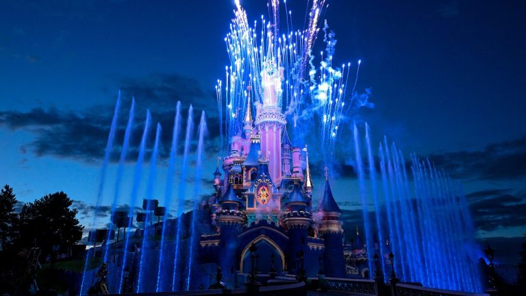 2022-DX-Celebrating-DisneyPlus-Day-with-Special-Perks-and-Offerings