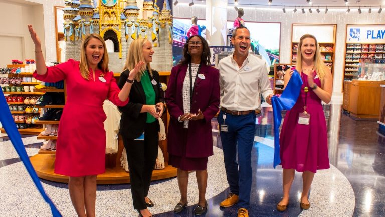 2022-WDW-Store-Takes-off-at-MCO