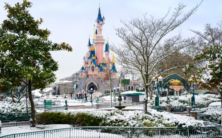 Tips for Staying Warm and Cozy at Disneyland Paris in the Winter