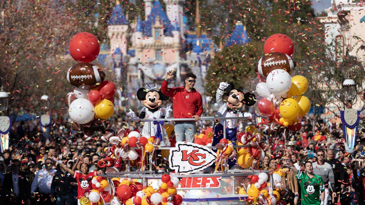 Disneyland Resort Cast Members Were the Real MVPs in the Super Bowl Cavalcade blog header