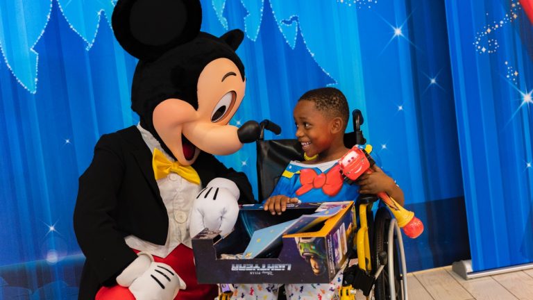 Disney Delivers Joy to Children’s Hospitals Across Florida blog header