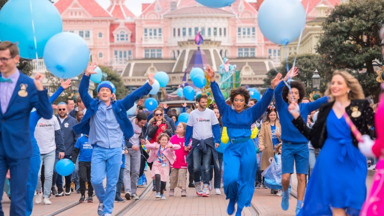 80+ Make-A-Wish Kids Visit Disneyland Paris For Wish Weekend, Parade blog header