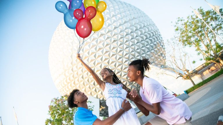 5 Best Hidden Mickey PhotoPass Photo Ops at Walt Disney World blog header