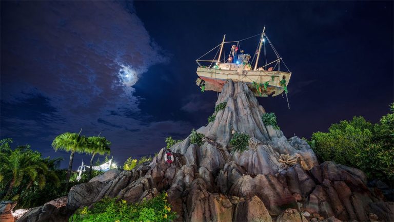 Disney’s H2O Glow Lights Up Summer Nights at Typhoon Lagoon Through Sept. 2 blog header