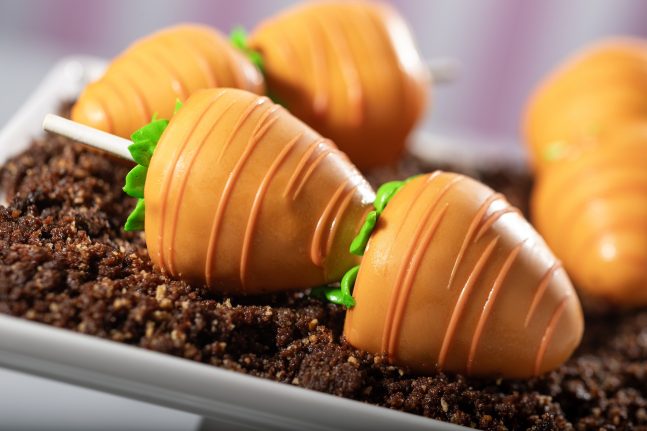 Disney Treasure Jumbeaux’s Sweets Carrot Chocolate Covered Strawberries 