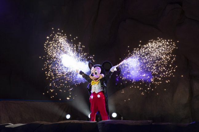 "Fantasmic!" Mickey Mouse