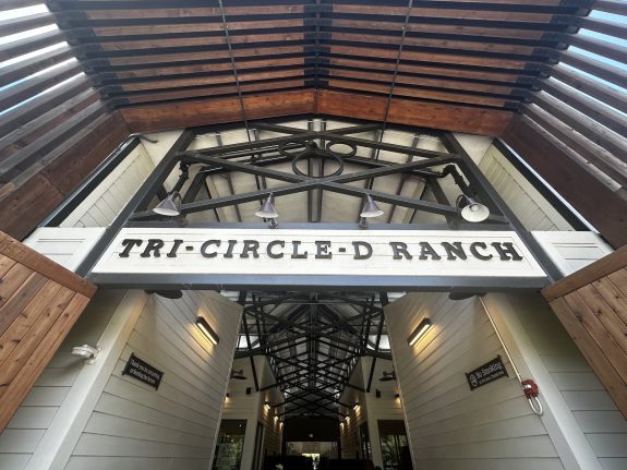 The design of Tri-Circle-D Ranch blends rustic beauty with contemporary style.