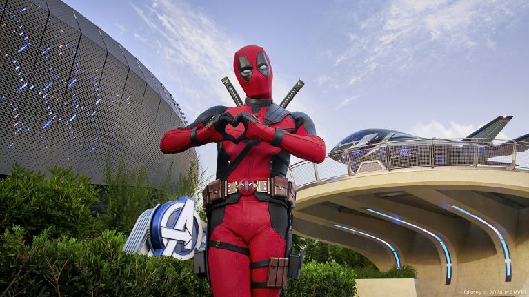 Deadpool poses at Disneyland Paris