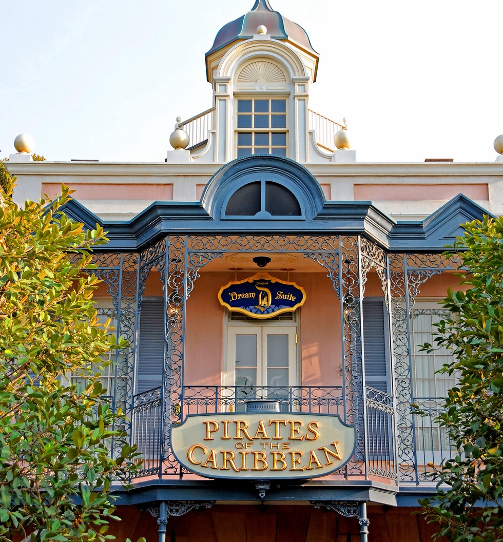 Pirates of the Caribbean, exterior of attraction 