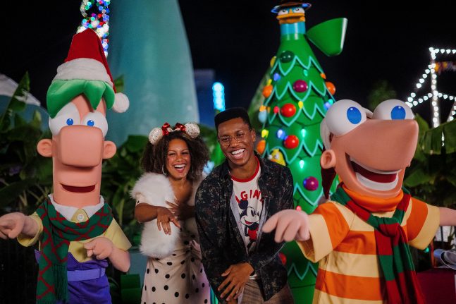 Guests pose with Phineas and Fern 