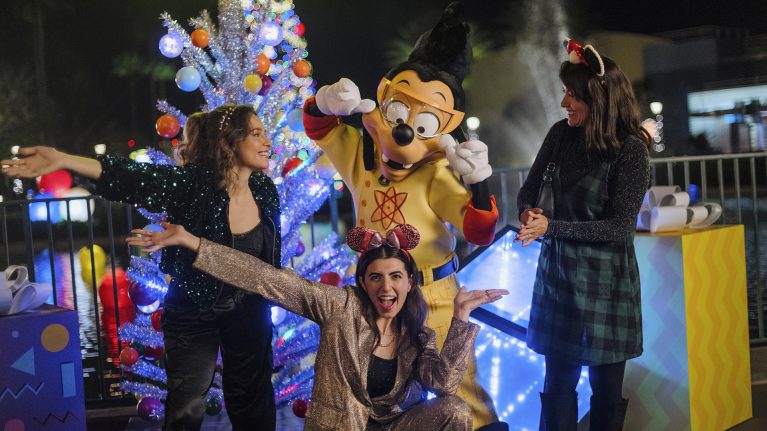 Guests pose with Powerline Max