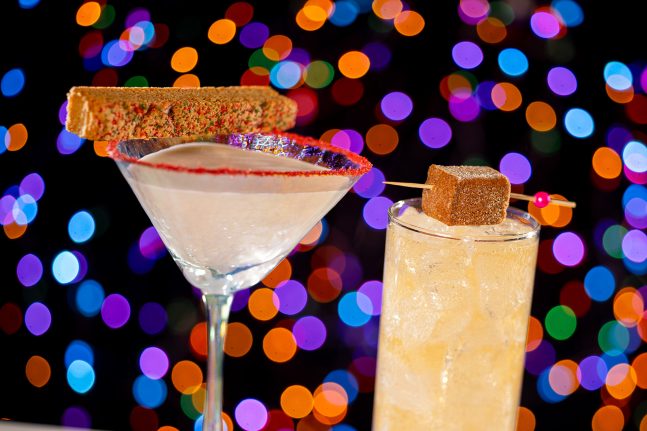 Zero-Proof Gingerbread Spritzer and Sugar Cookie Martini at Disney Jollywood Nights