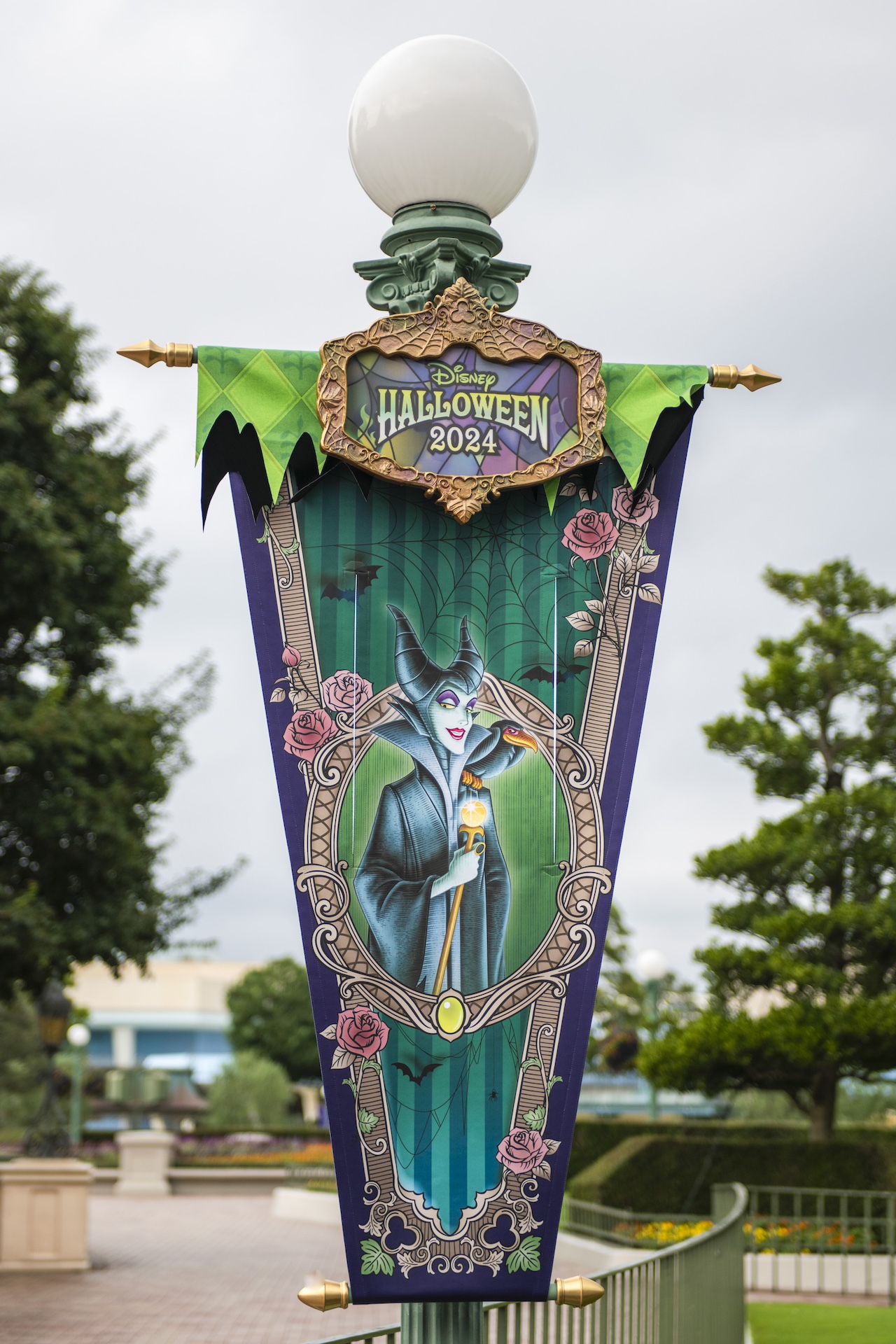 Tokyo Disneyland Halloween Decor