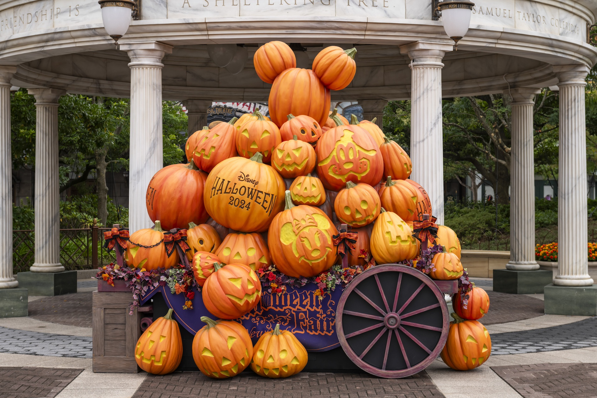 Tokyo Disneyland Halloween Decor