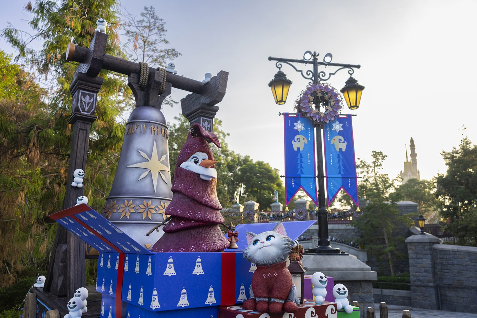 Holiday decor at World of Frozen