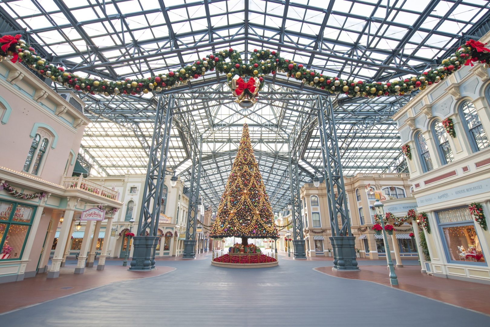 Tokyo Disneyland Holiday Decor