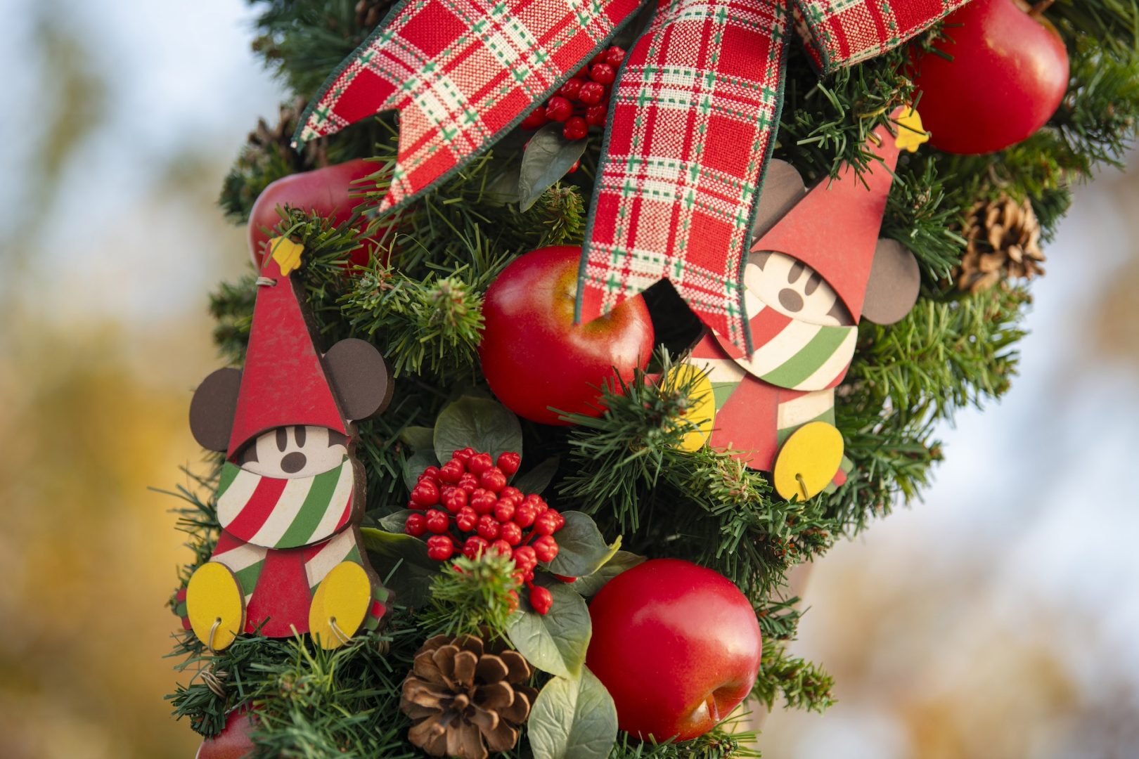 Seasonal Decor at Tokyo Disneyland