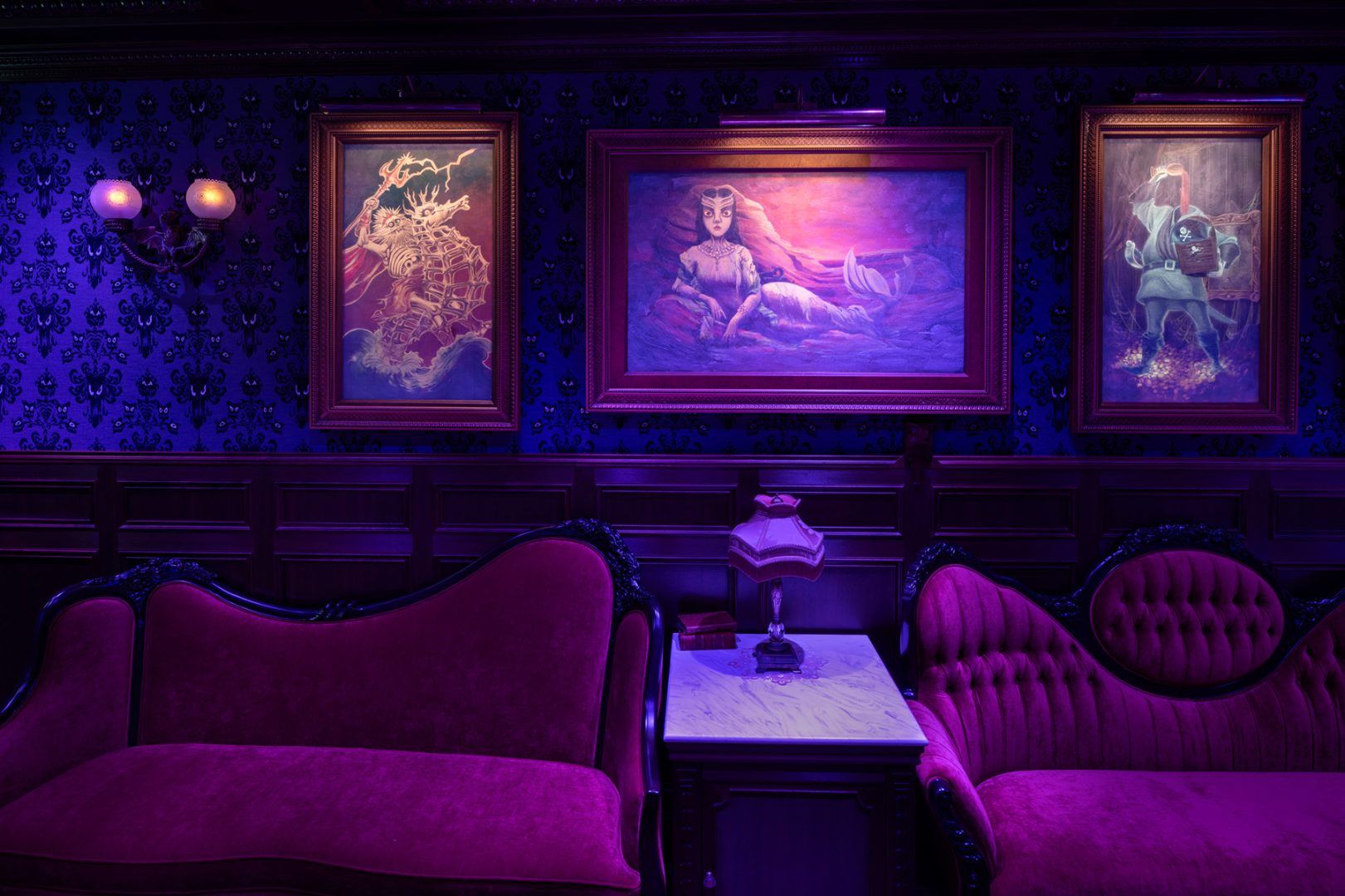 The Haunted Mansion Parlor onboard the Disney Treasure