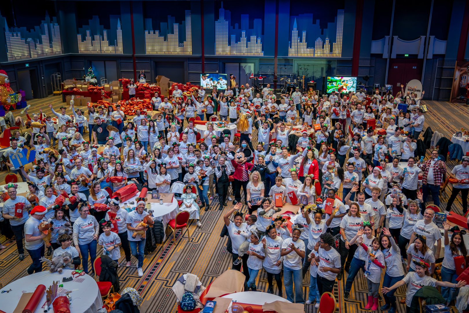 Disney VoluntEARS pose together at Disneyland Paris