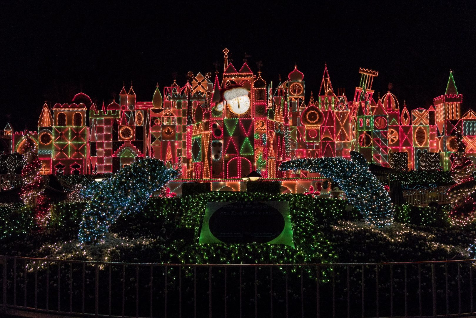 "it's a small world" Holiday attraction exterior - Disneyland Park