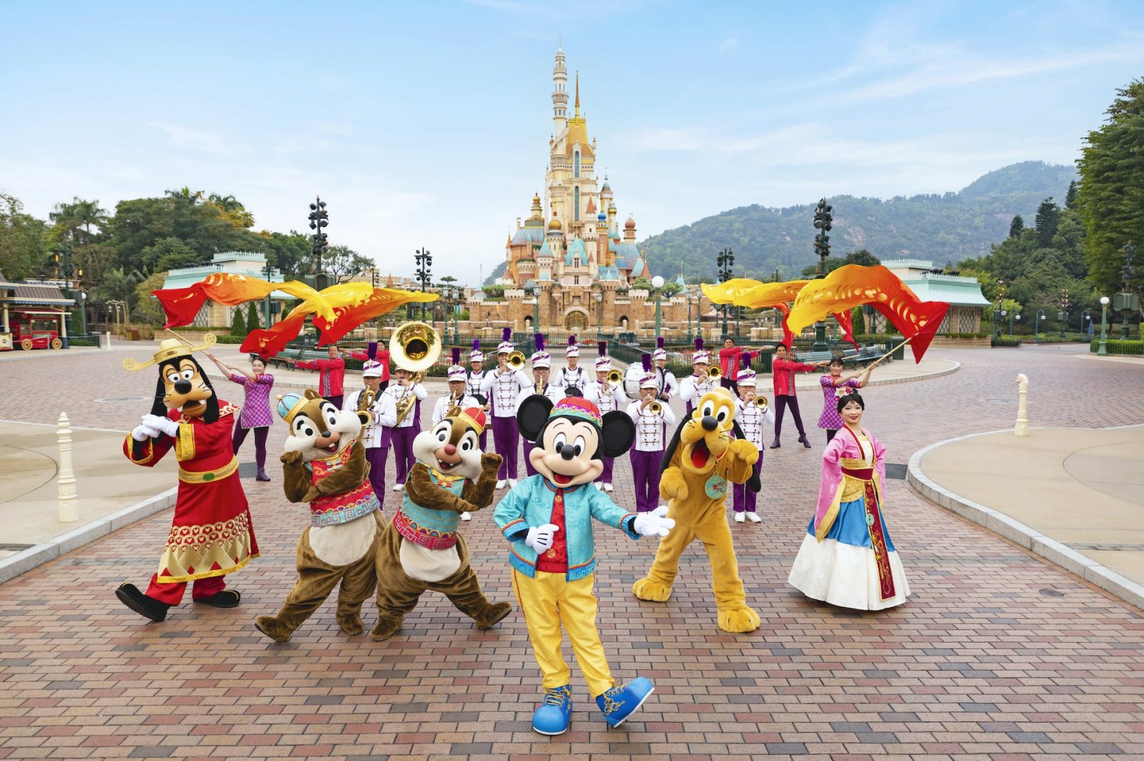 Chinese New Year at 
Hong Kong Disneyland Resort, entertainment