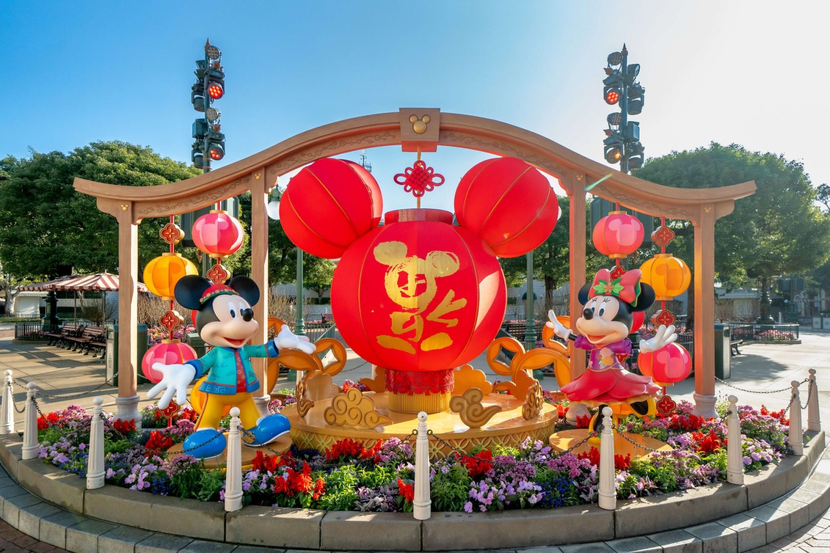 Chinese New Year at Hong Kong Disneyland Resort, decor