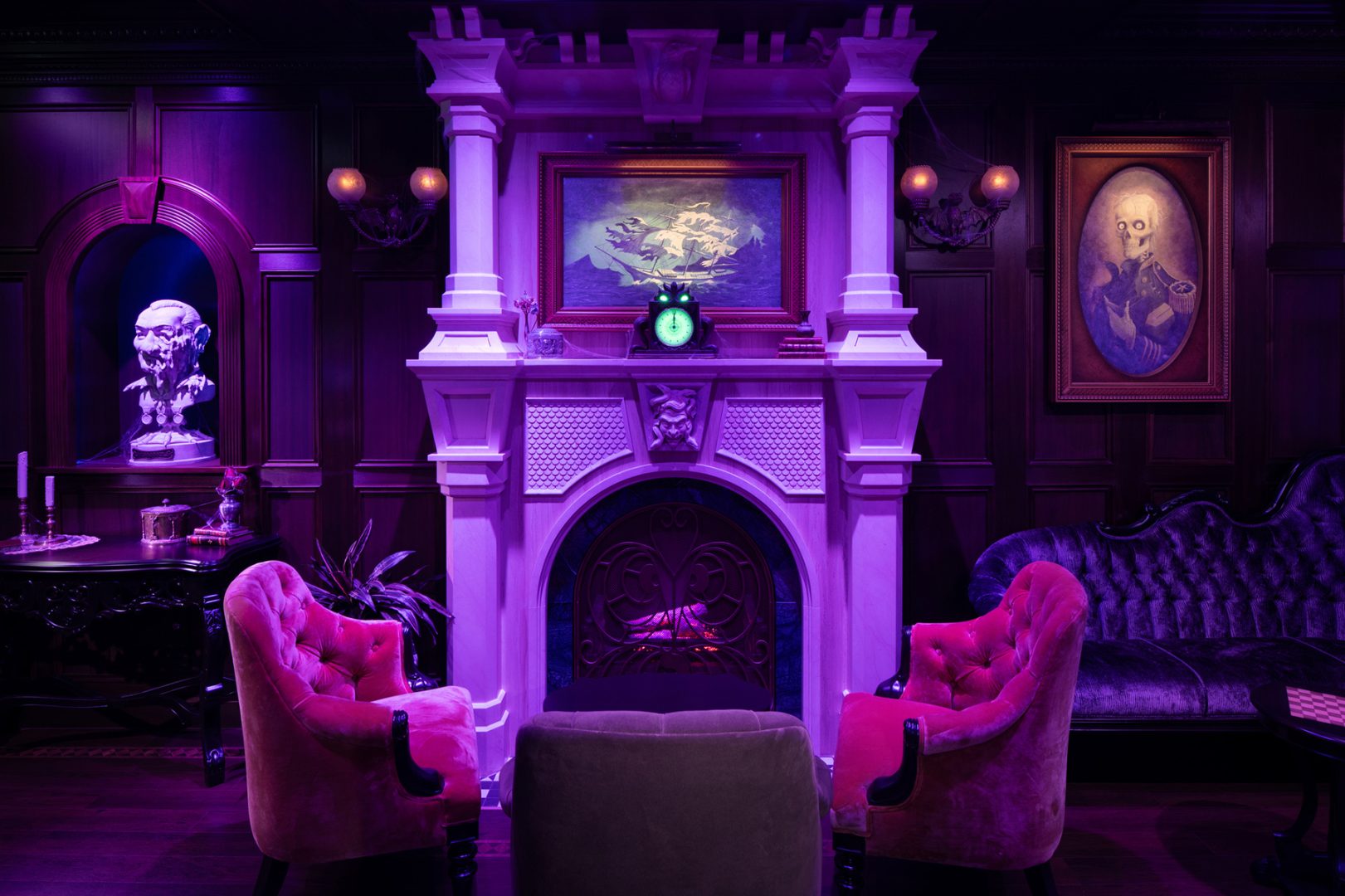 Haunted Mansion Parlor, Disney Treasure