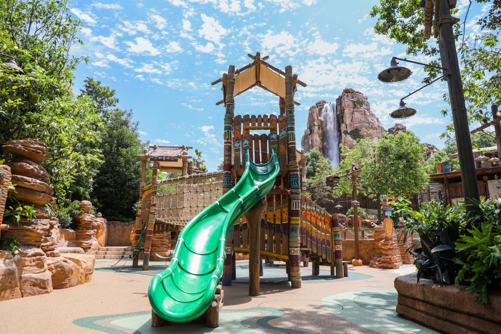 Summer Kicks Off at Shanghai Disney Resort