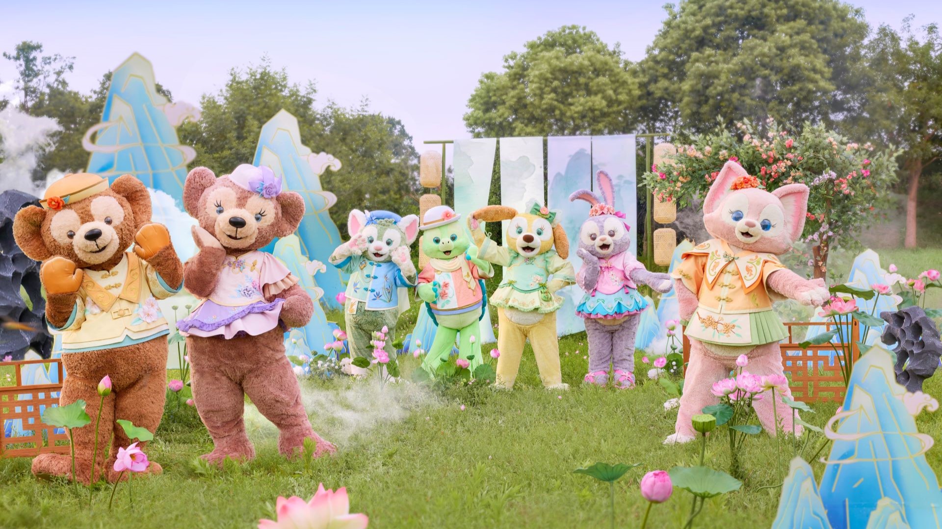 Celebrate with Duffy and Halloween at Shanghai Disney Resort