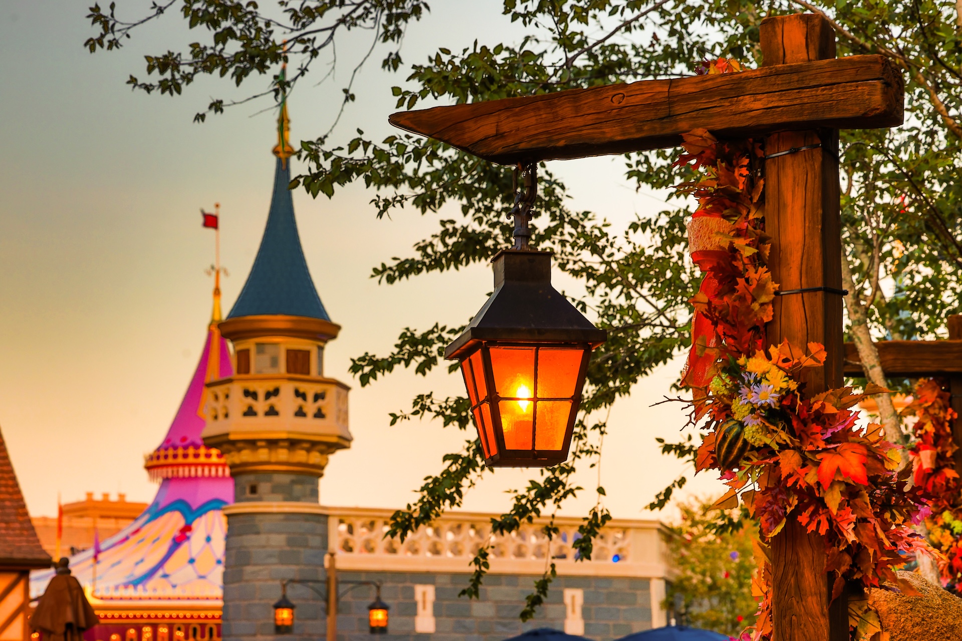 Walt Disney World 2025 Fall Season Halloween Decor