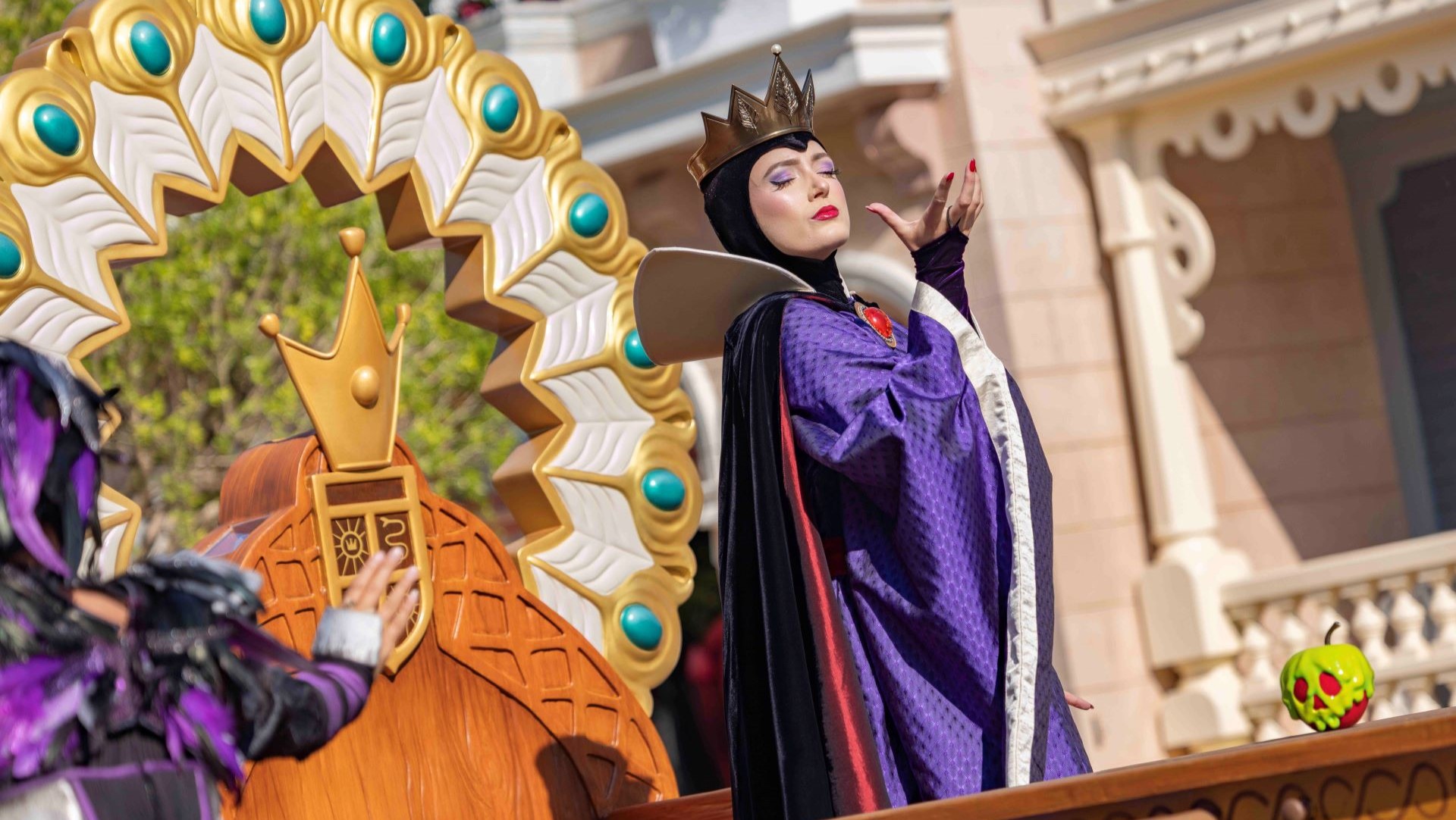 Disney Villains Take Over Hong Kong Disneyland this Halloween