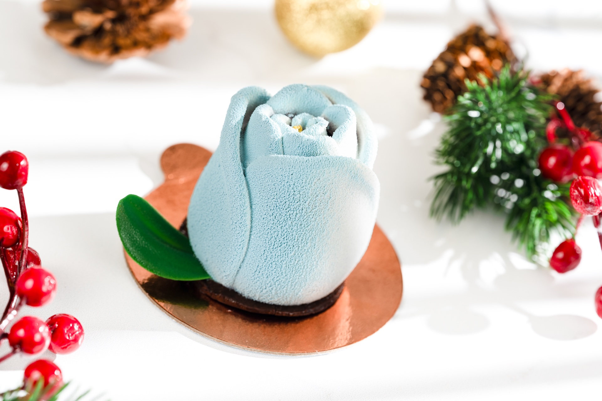 Frosted Winter Rose: Chocolate biscuit with dark chocolate mousse and raspberry filling (New) 