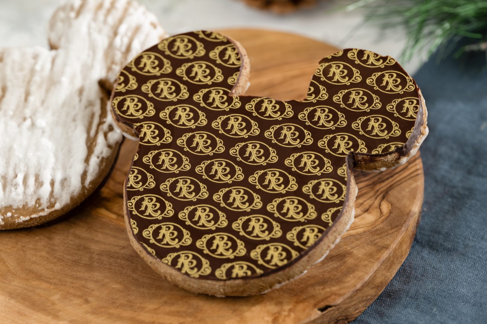 2025 Wdw Resorts Foodie Guide Gingerbread Cookie 1