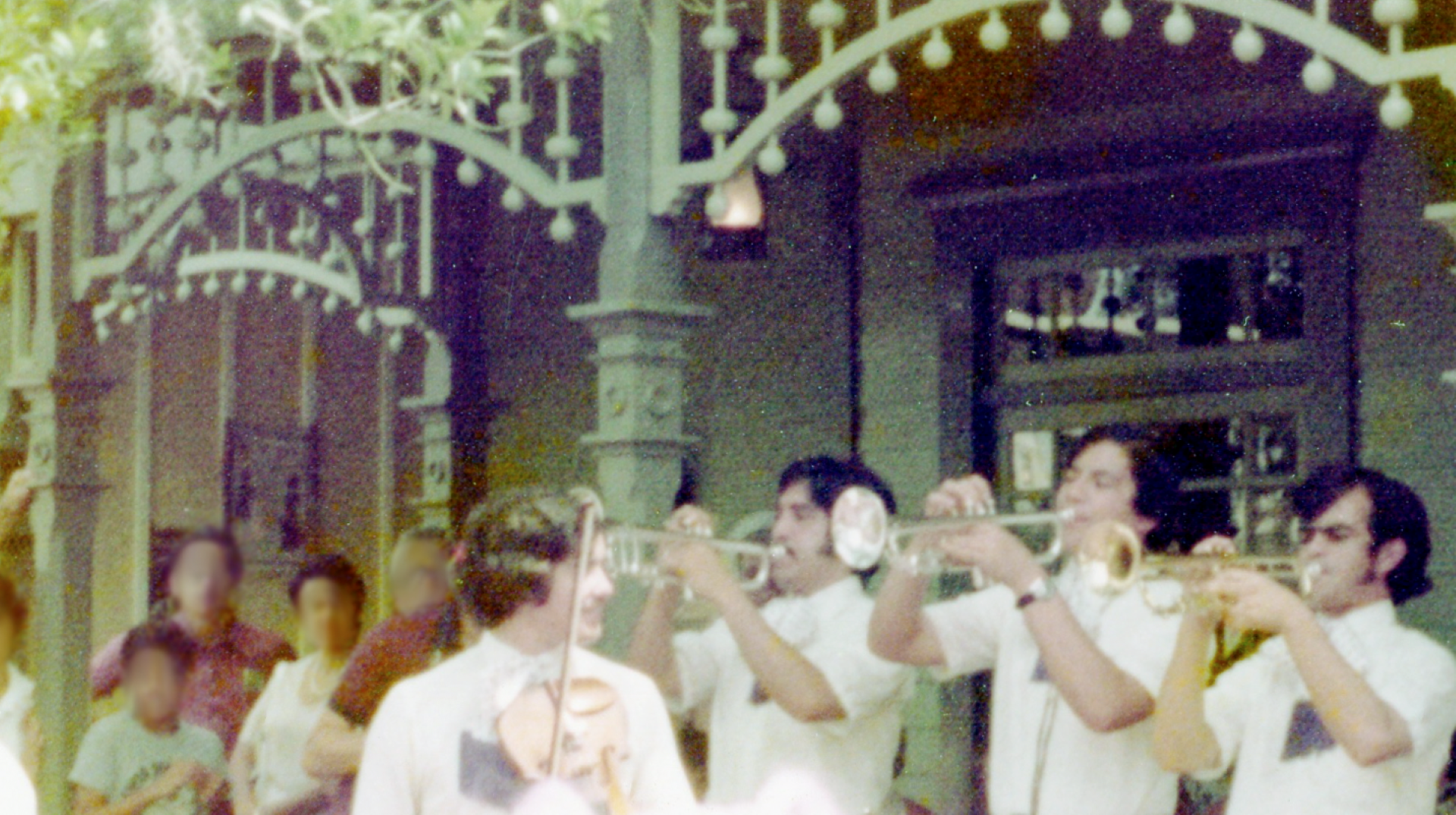 Esteban Performing