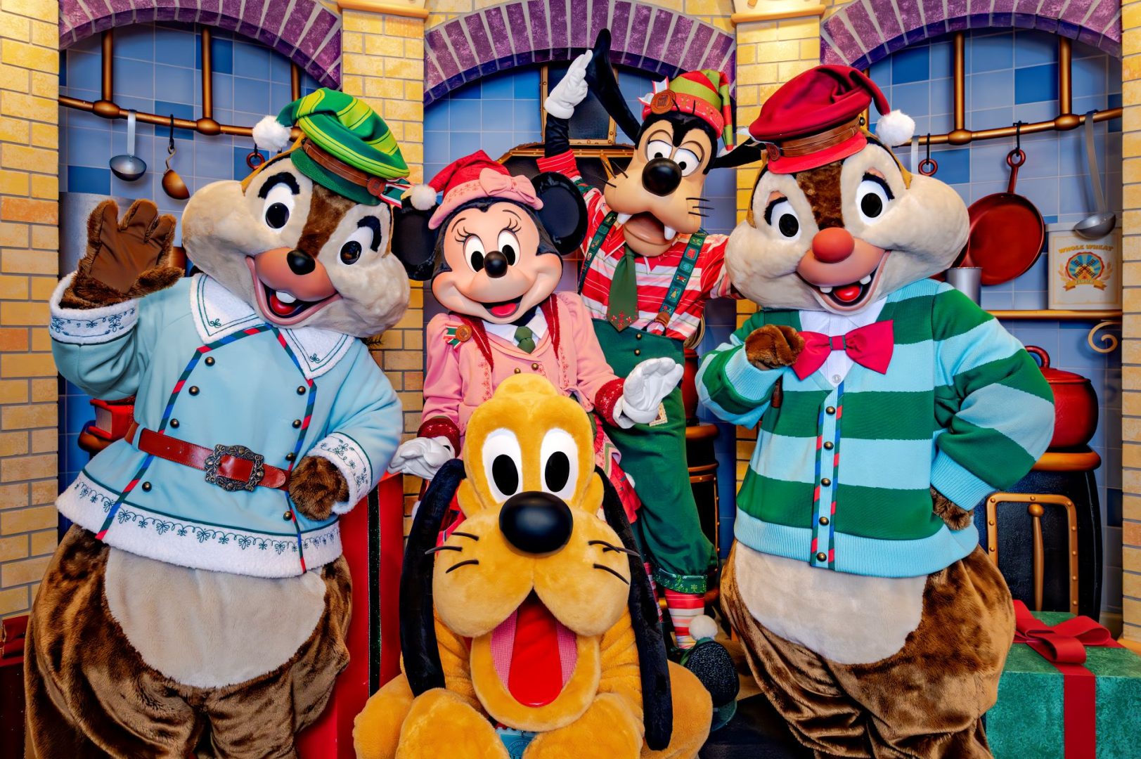 Holiday Characters at Goofy's Kitchen at Disneyland Hotel