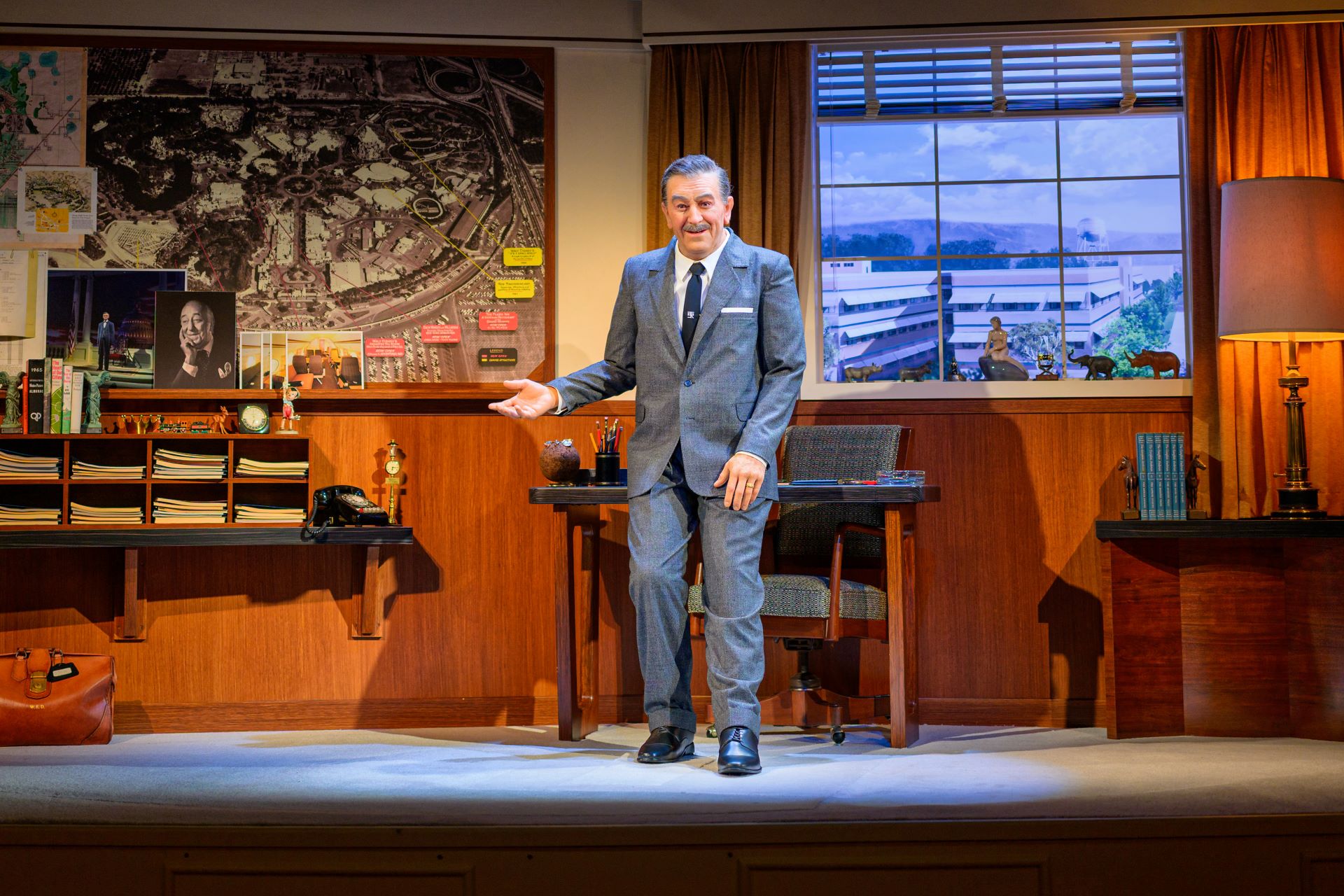 Walt Disney A Magical Life at Disneyland