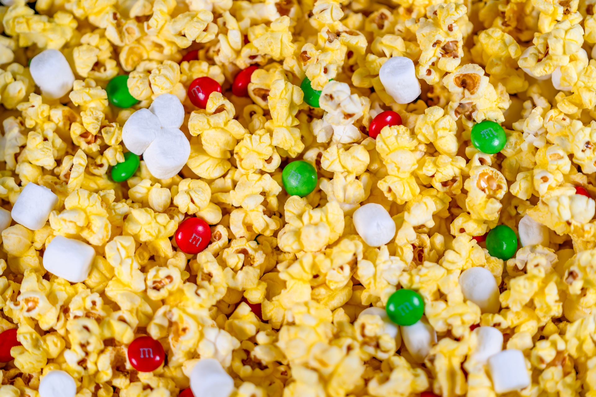 Holiday Treats Mix-in: Add on a scoop of holiday candy mix to classic buttery popcorn, complete with red and green M&M'S Milk Chocolate Candies and mini marshmallows 