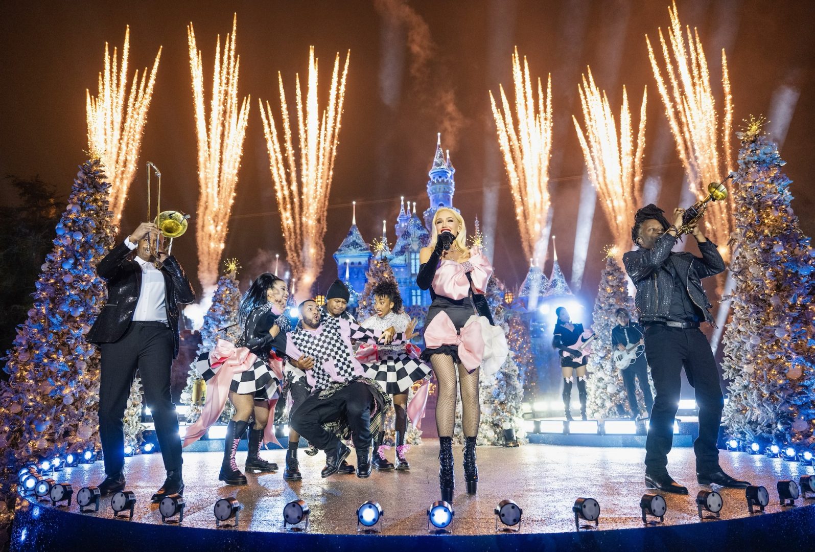 Disney Holiday Special Brings Star-Studded Performances Across Parks and Resorts
