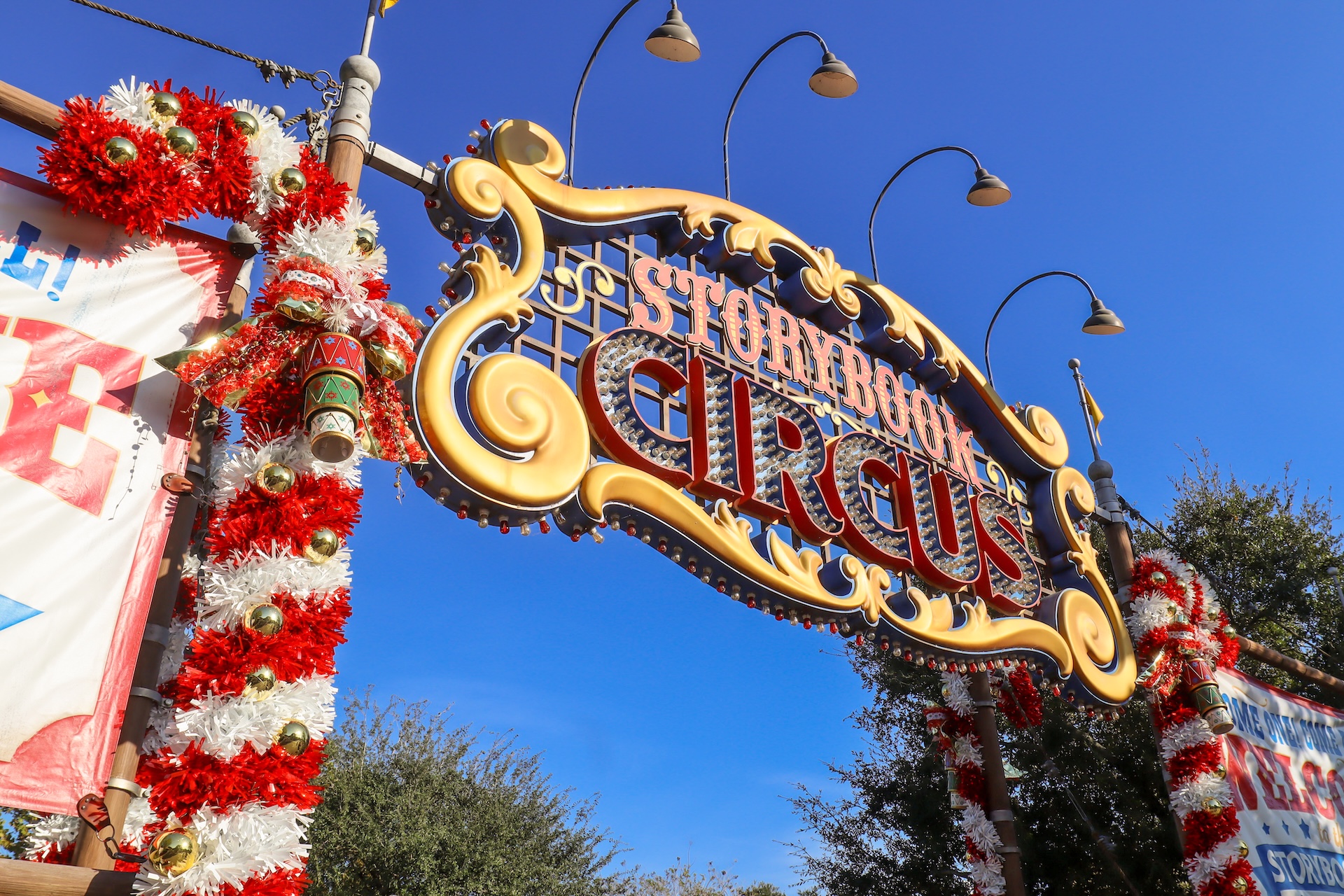 Where to Meet Santa at Disney World This Holiday Season