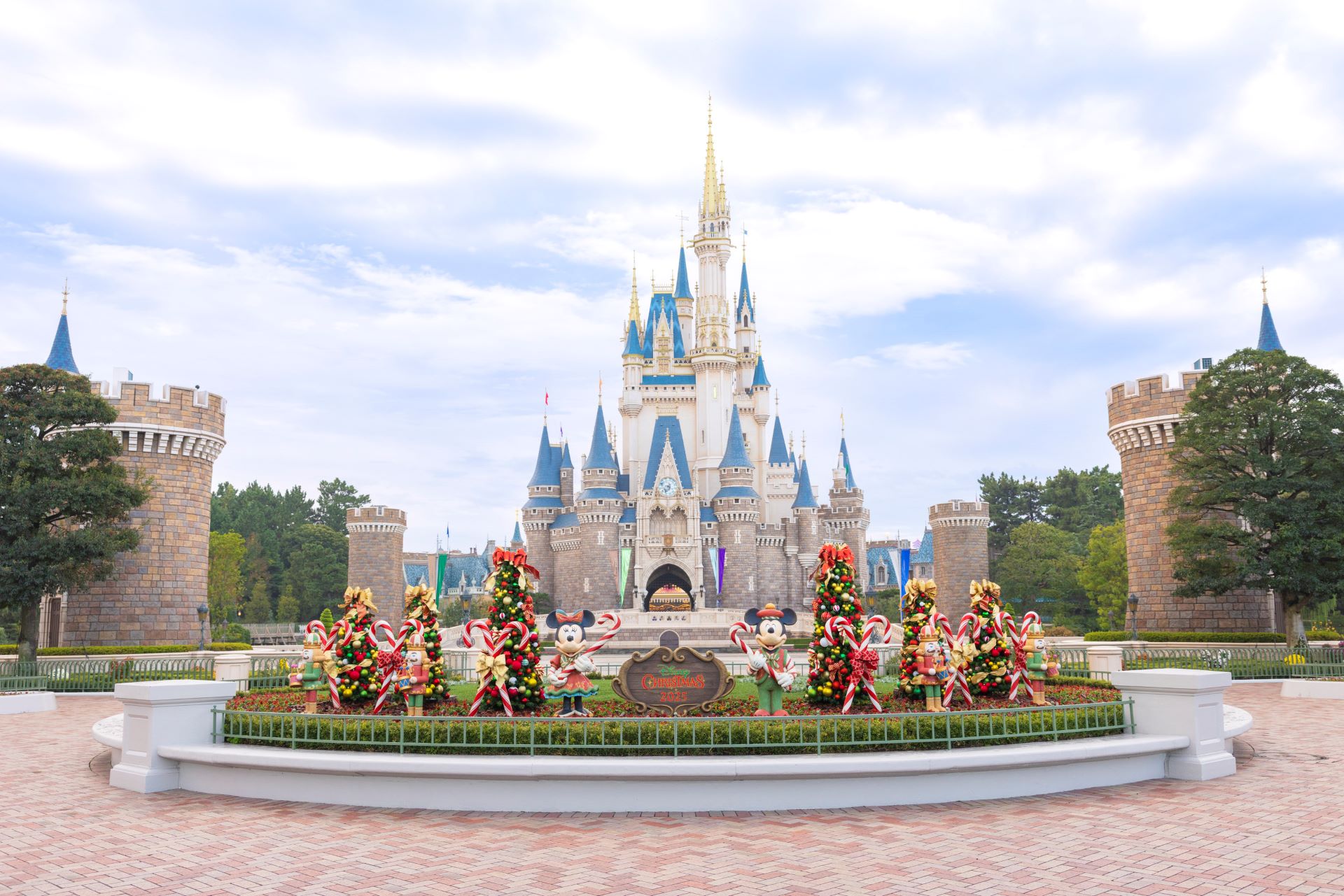 Holiday Decor at Tokyo Disney Resort 2025