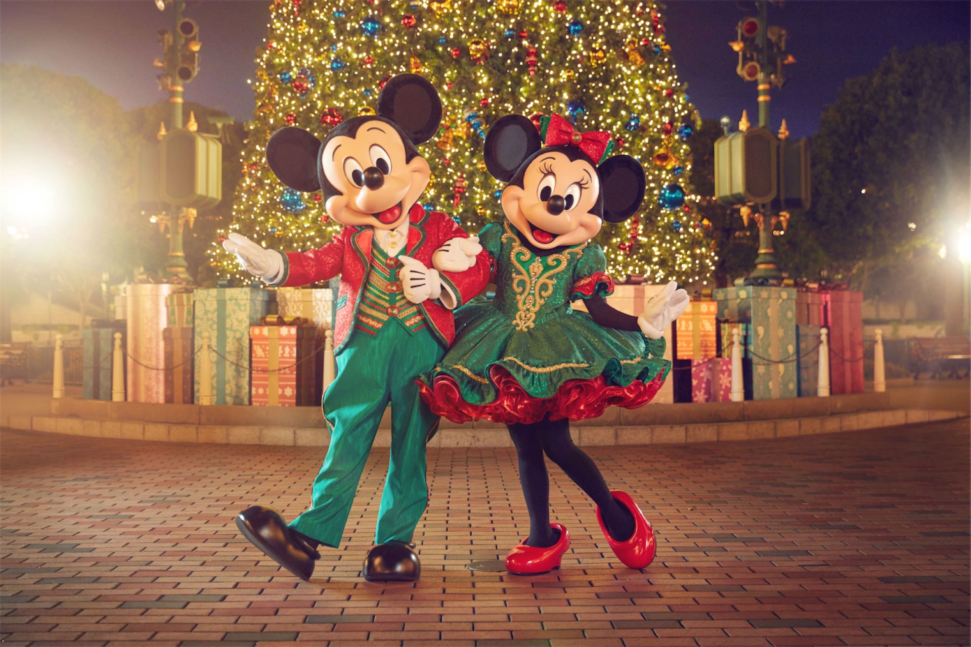 Mickey Mouse and Minnie Mouse at Hong Kong Disneyland