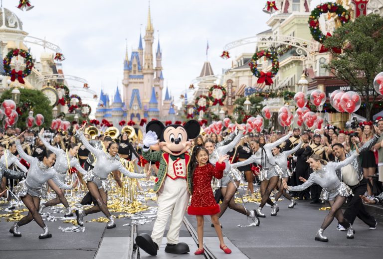 2025 Disney Parks Magical Christmas Day Parade