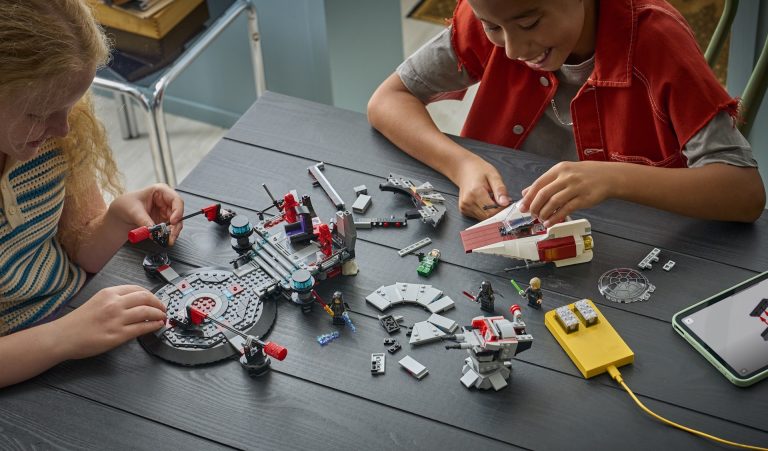 New LEGO SMART Play Platform Featuring LEGO Star Wars