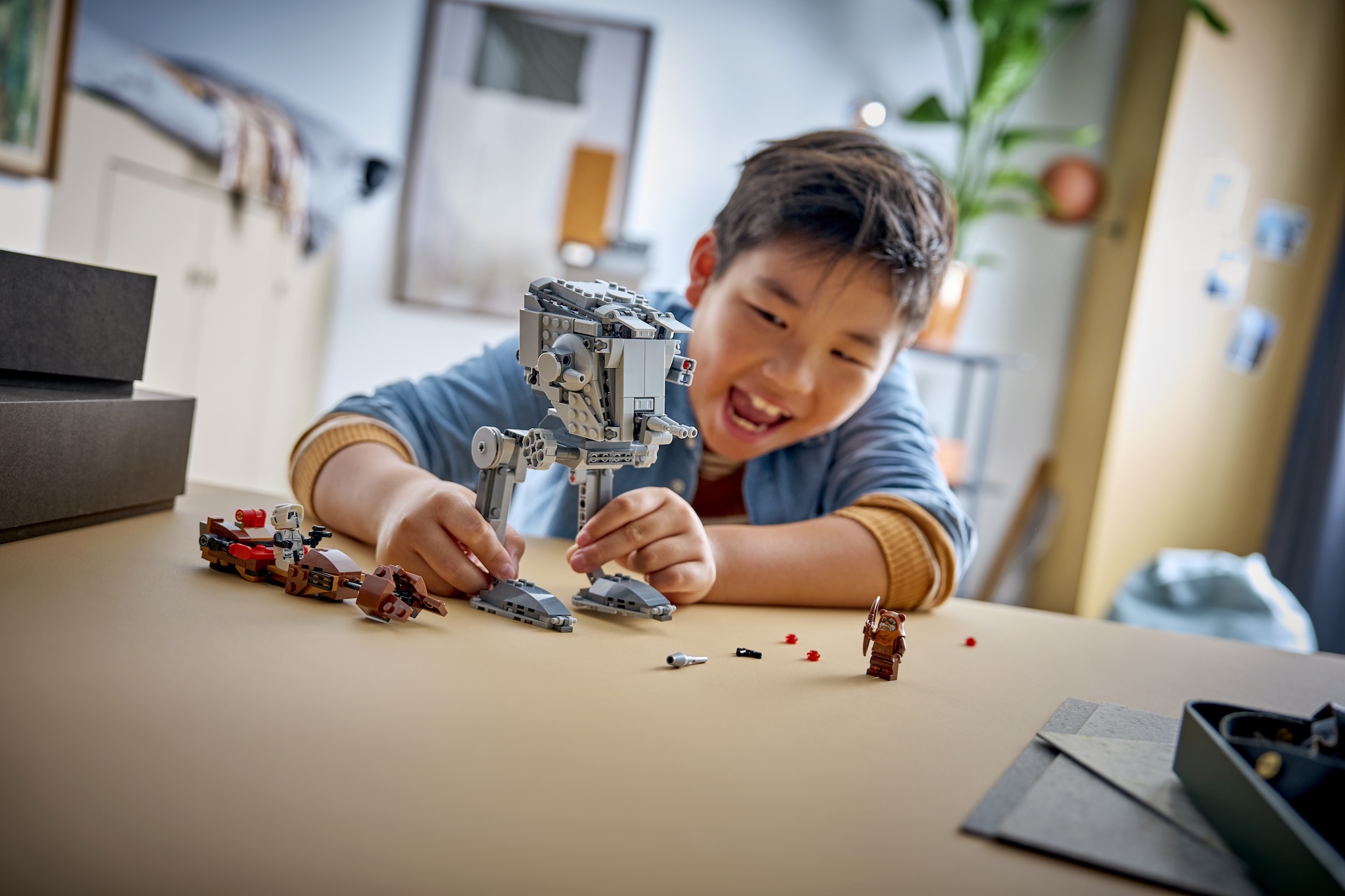 New LEGO SMART Play Platform Featuring LEGO Star Wars