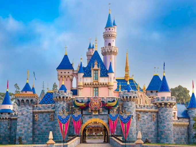 Disneyland-70th-Sleeping-Beauty-Castle