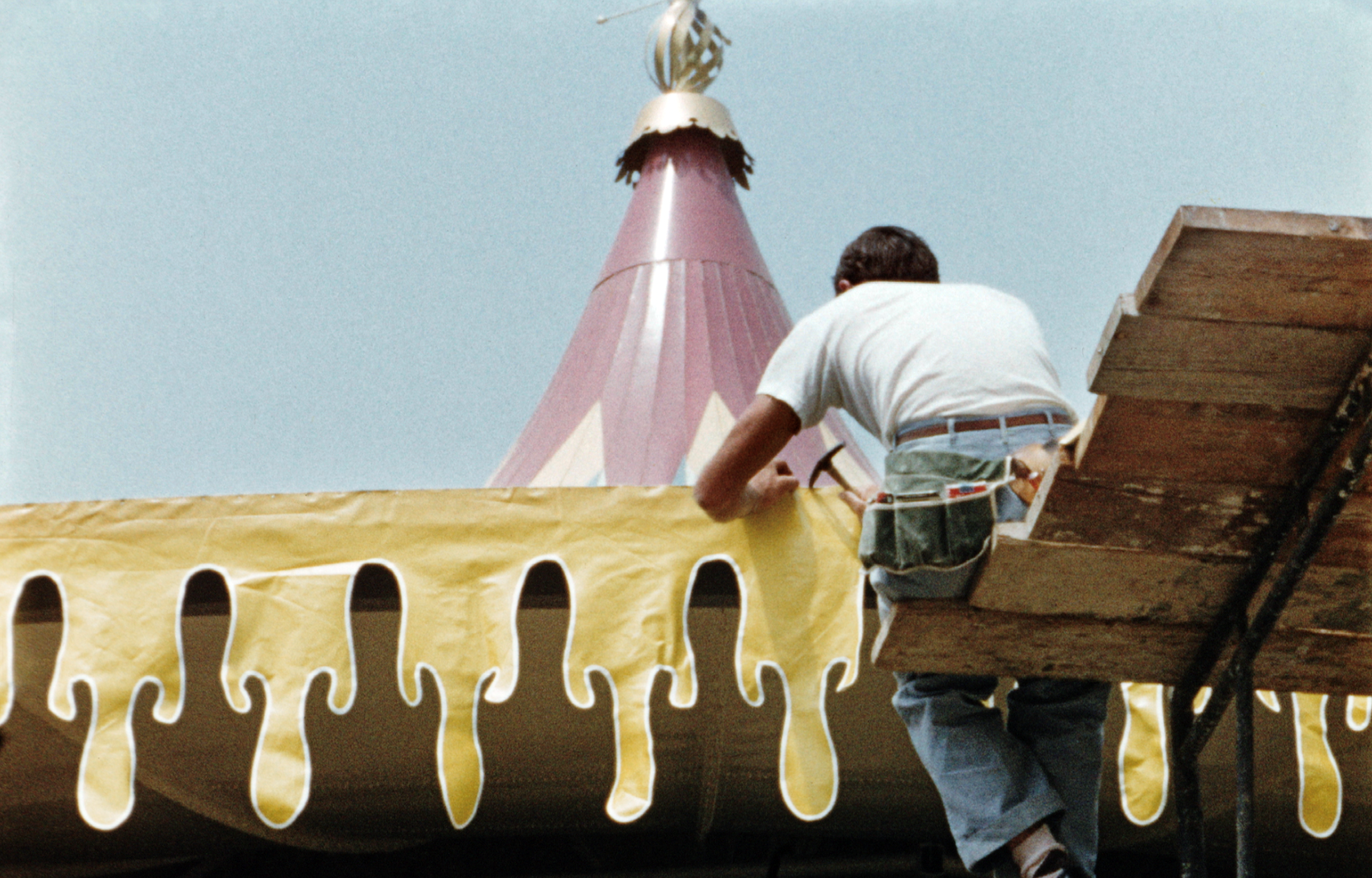Disneyland Handcrafted - Construction