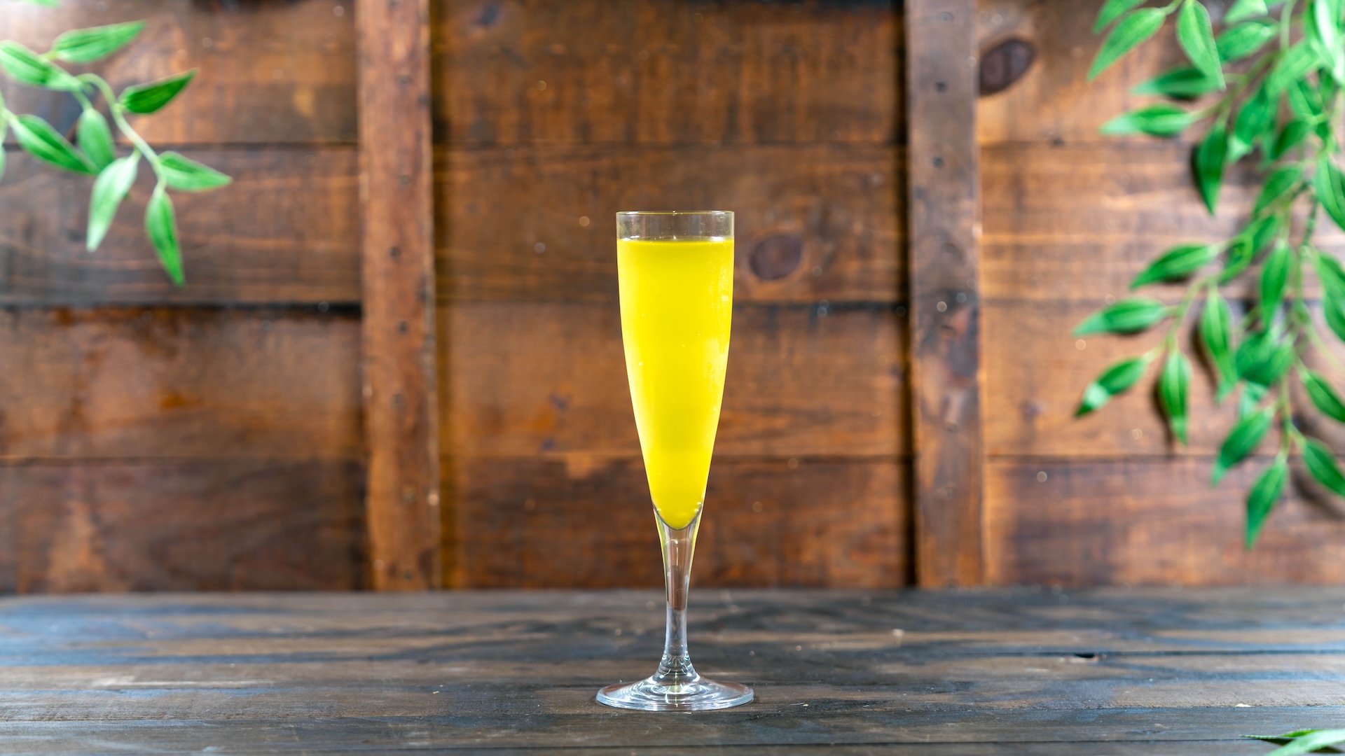 Mango Melon Mimosa: Sparkling wine, mango pur&eacute;e, and rock melon syrup (New)