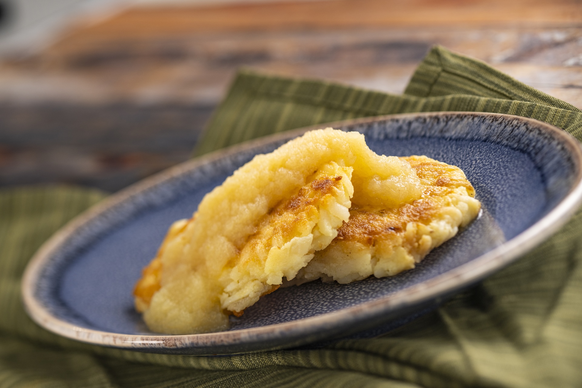Potato Pancakes with house-made applesauce (Plant-based)